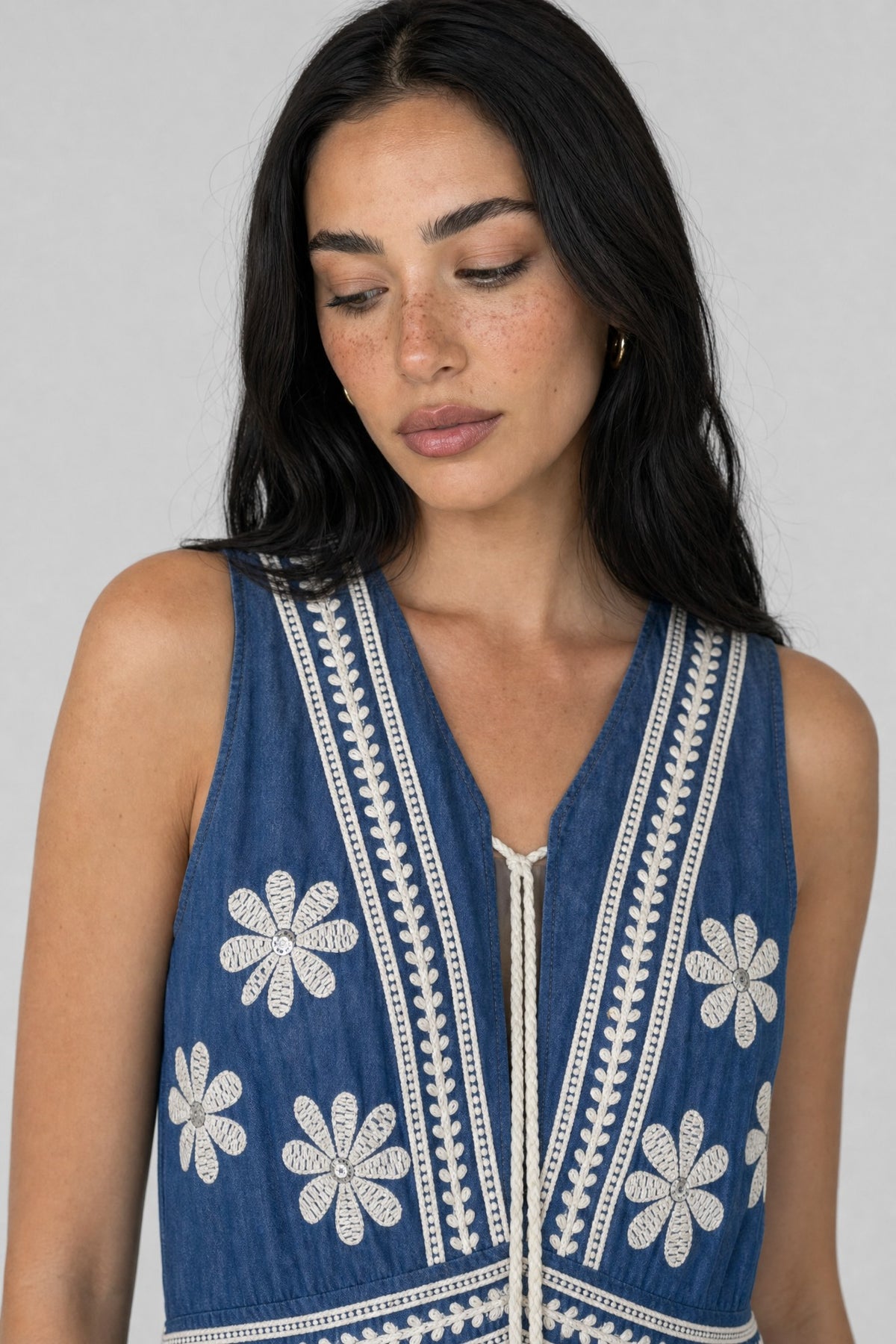 Daisy-Embroidered Chambray Tiered Maxi Dress - 5